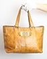Bolso al hombro, vista frontal